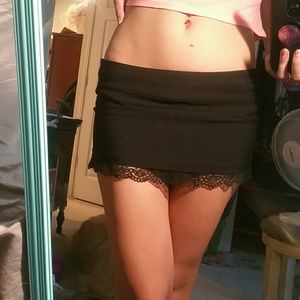 Cute/sexy black mini skirt lace